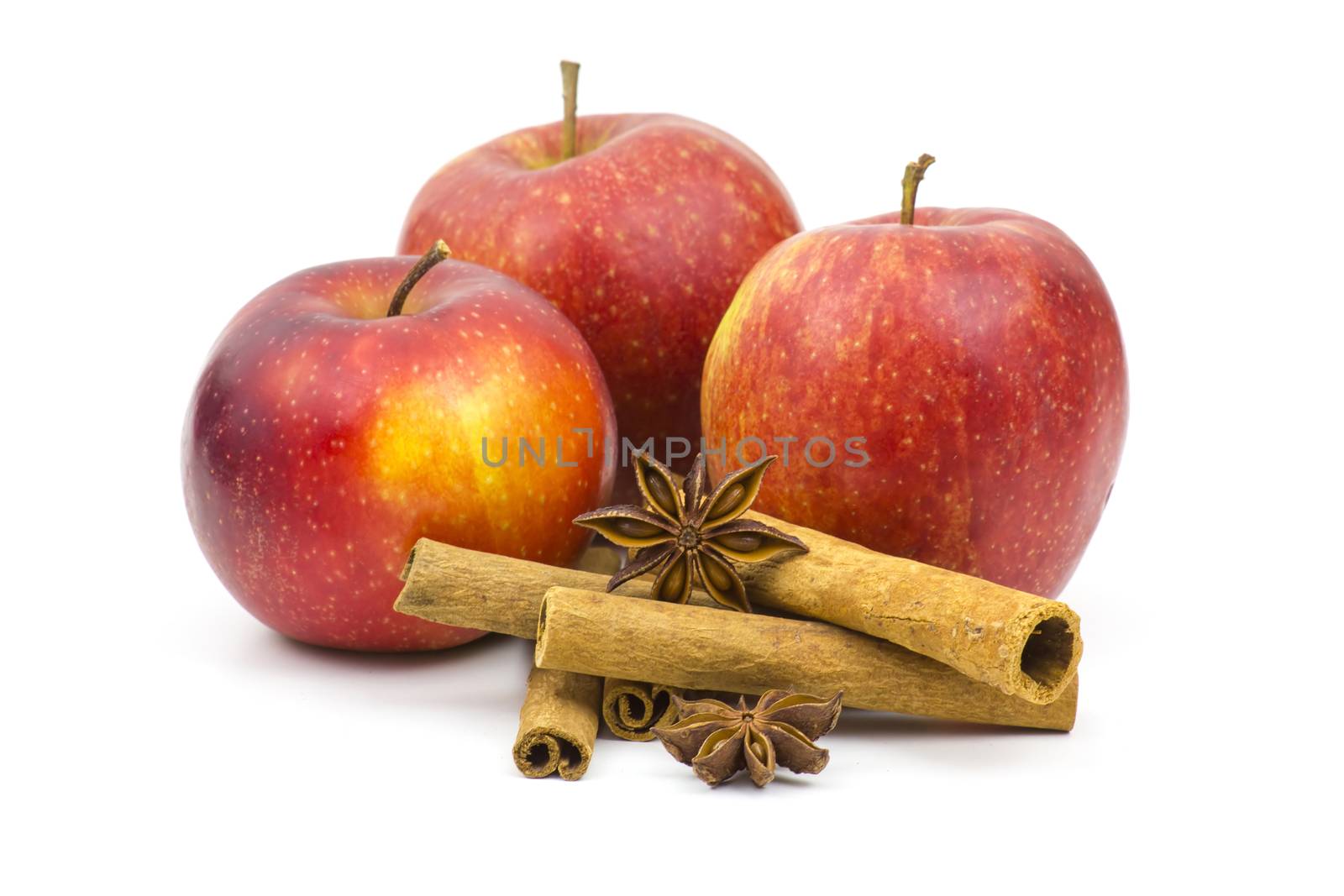 apples, cinnamon sticks and anise by miradrozdowski