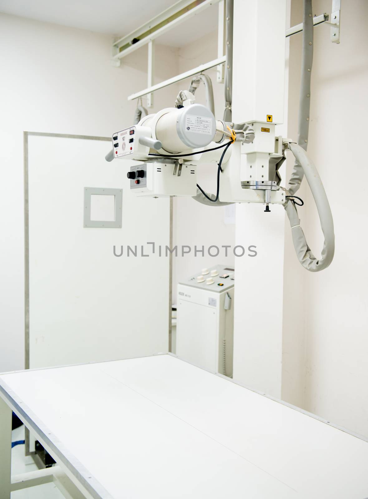 empty room with x-ray equipment