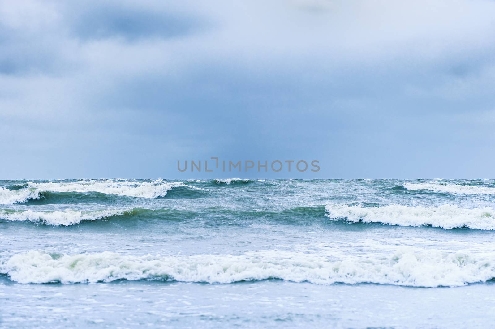 Ocean waves by styf22