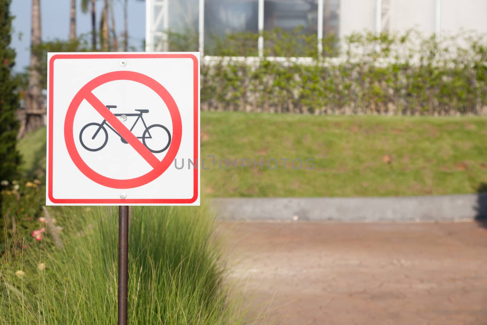 Cycling Safety Signs The garden area restricted area cycling.