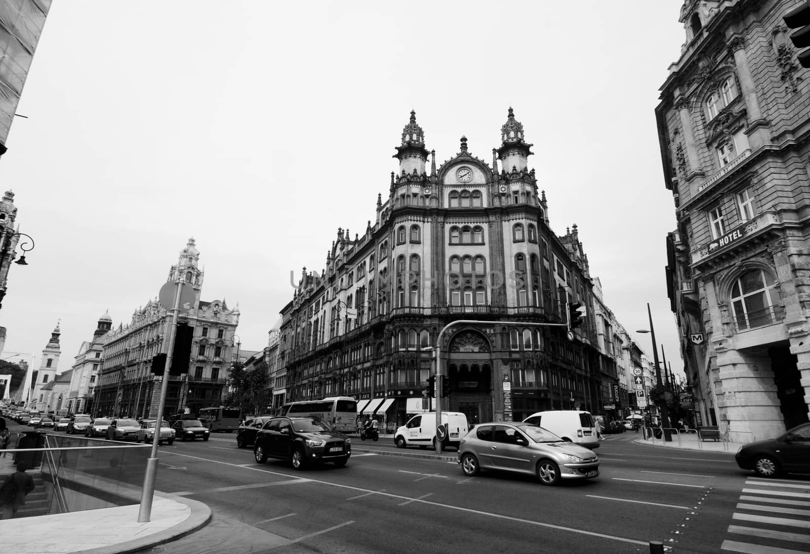 Parisian court (Parisi Udvar), Budapest