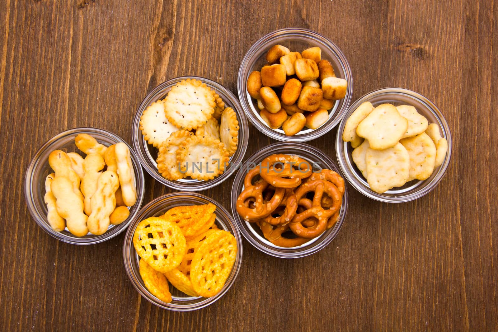 Pretzels in bowls on wood from above by spafra