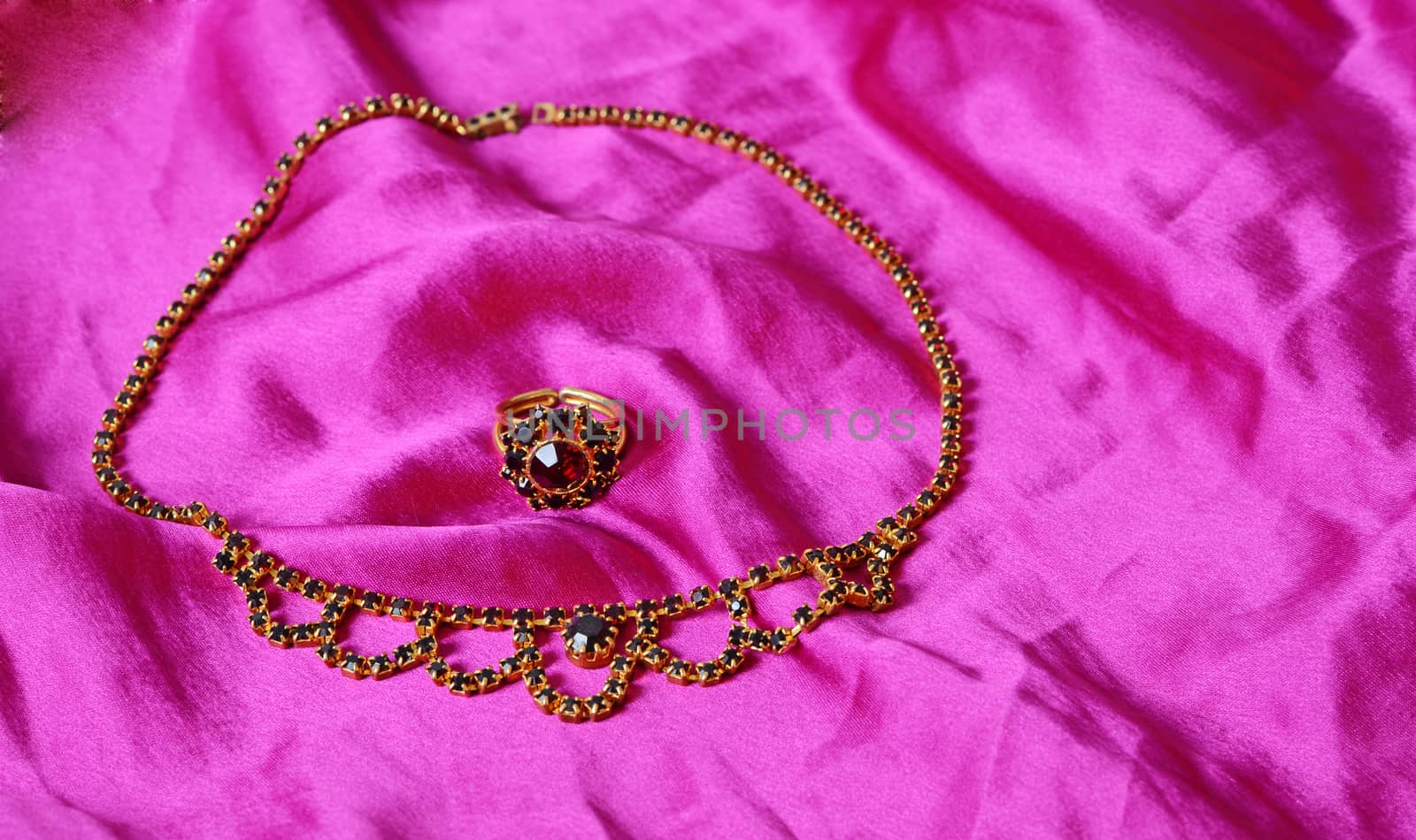 antique garnets jewelry set by sarkao