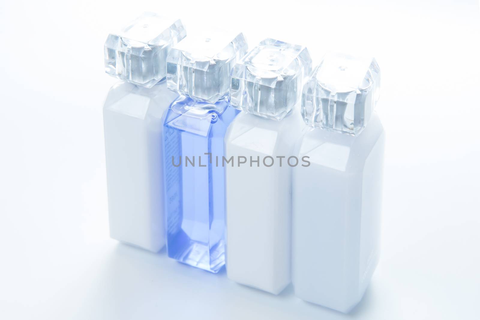 White cosmetic tubes by sarymsakov