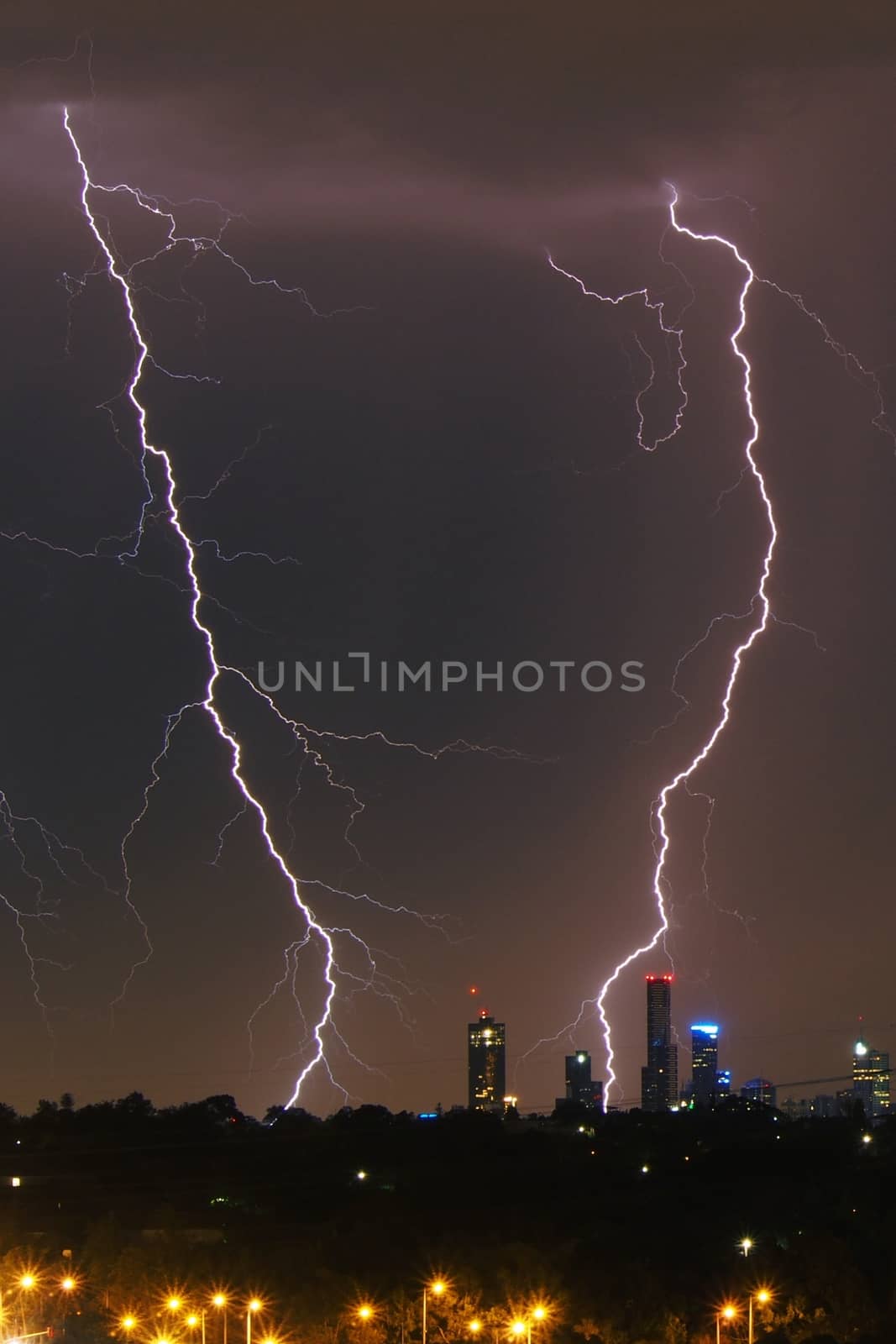 Lightning strikes over Melbourne city skyline