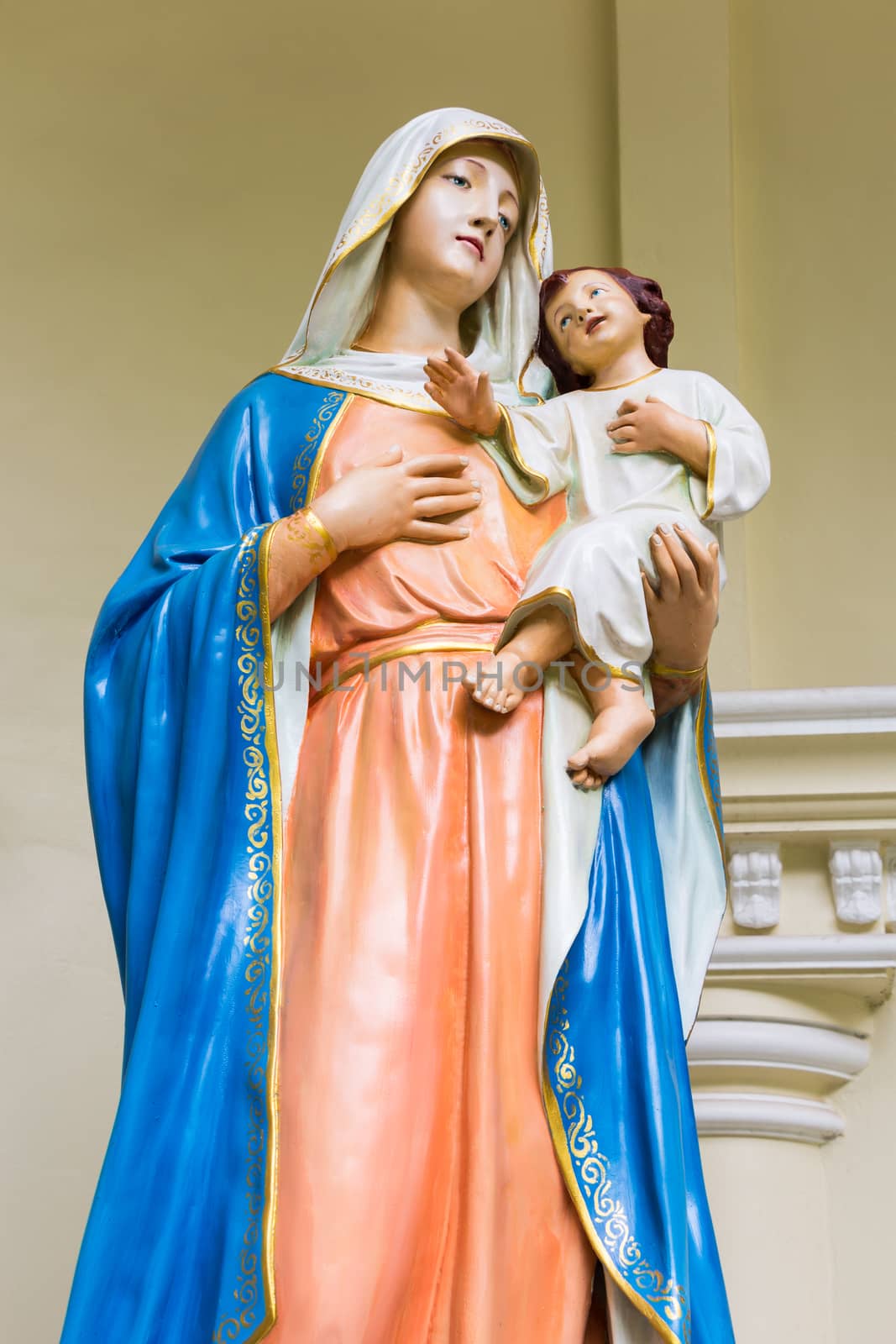 Statue of Maria and jesus by stockdevil