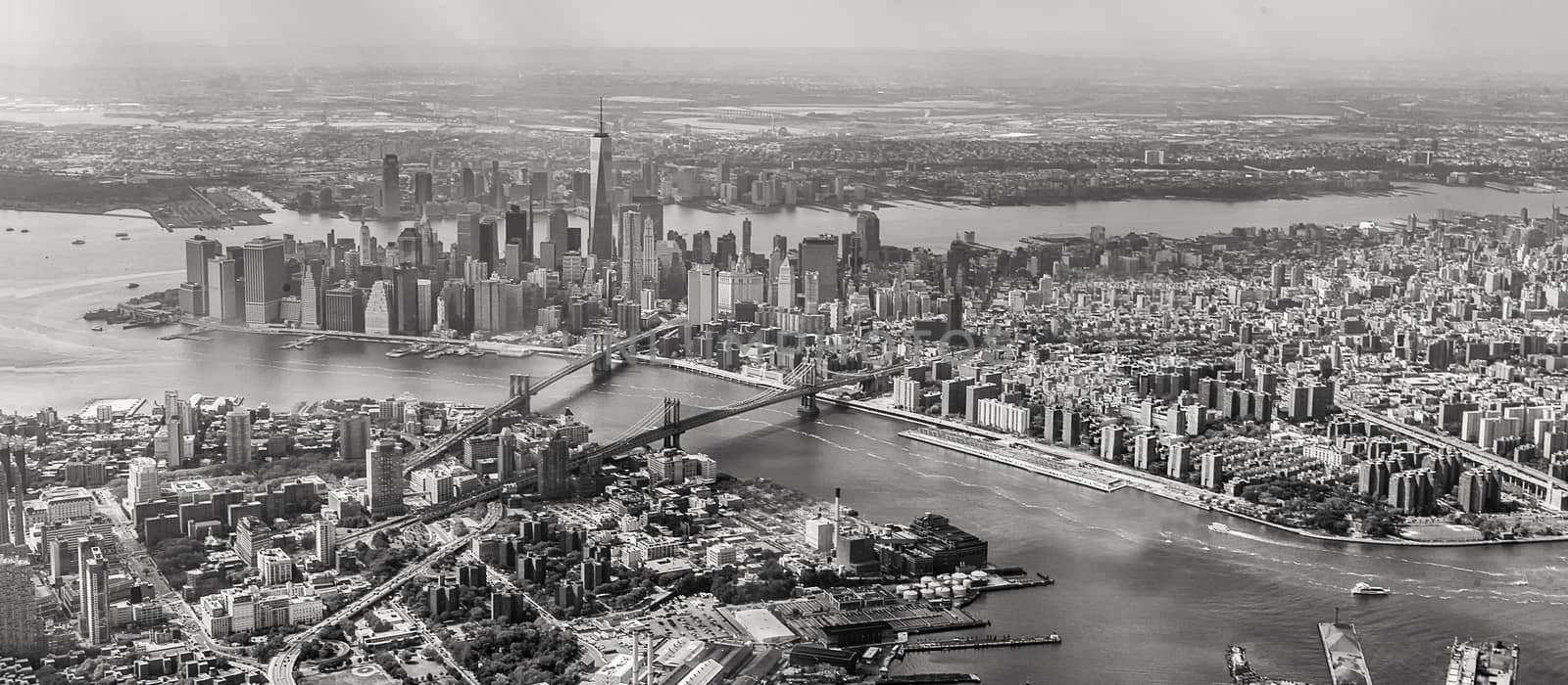 Manhattan skyline  by derejeb