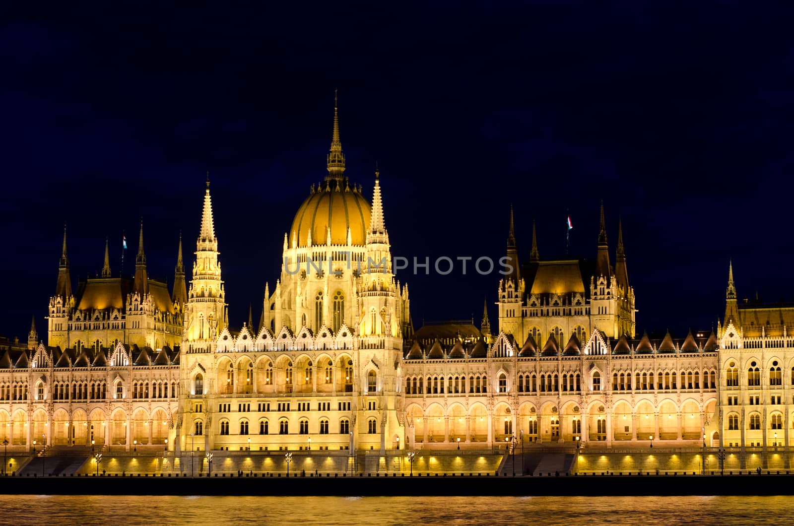 Hungarian parliament at night, Budapest by sarkao