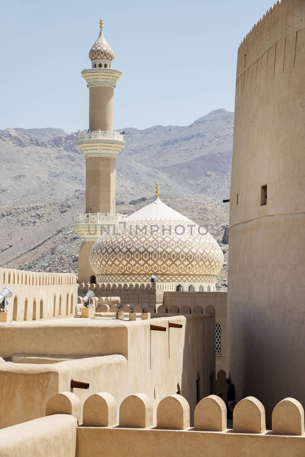 Image of fort and mosque in town Nizwa, Oman