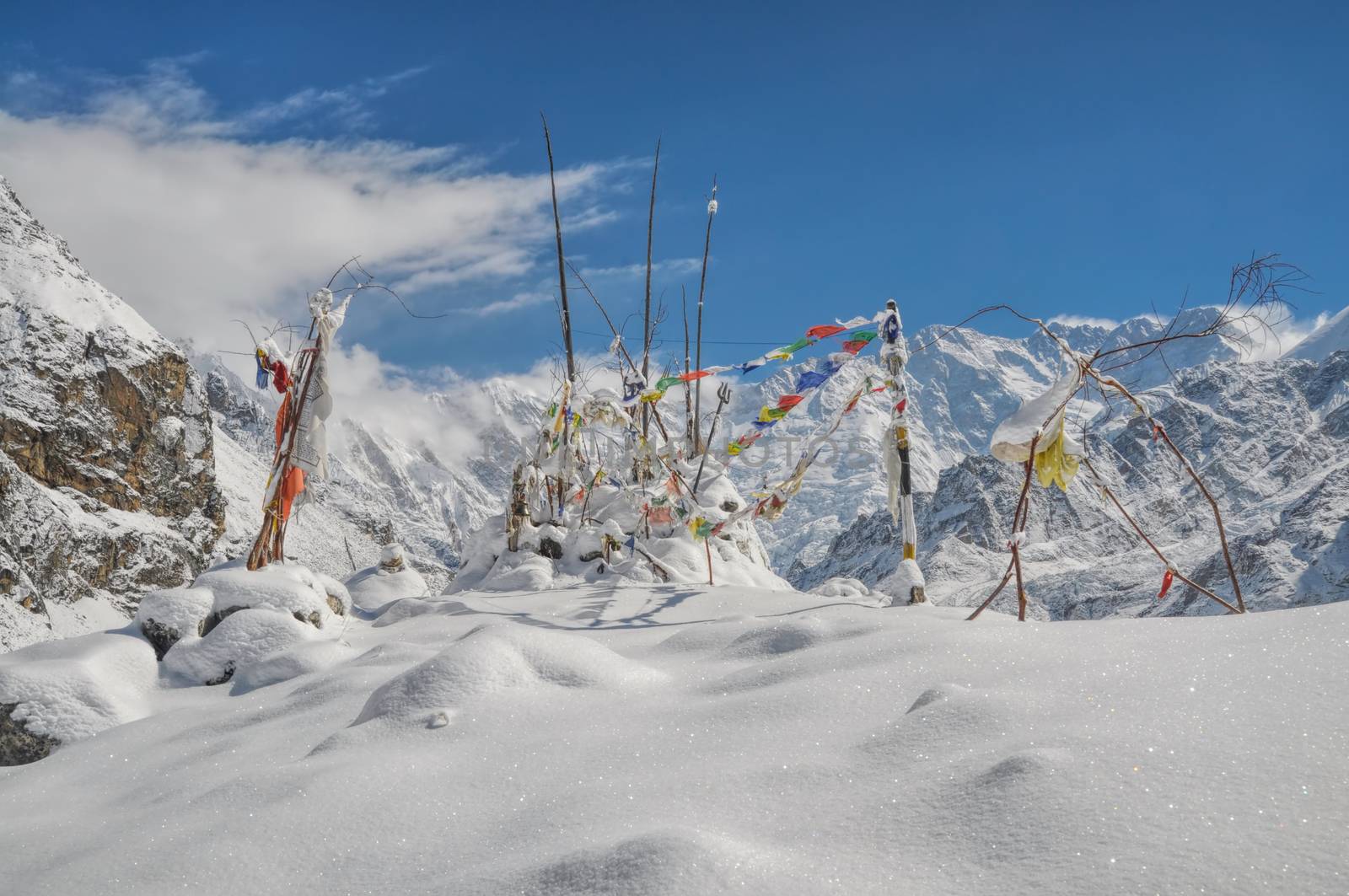 Himalayas near Kanchenjunga by MichalKnitl