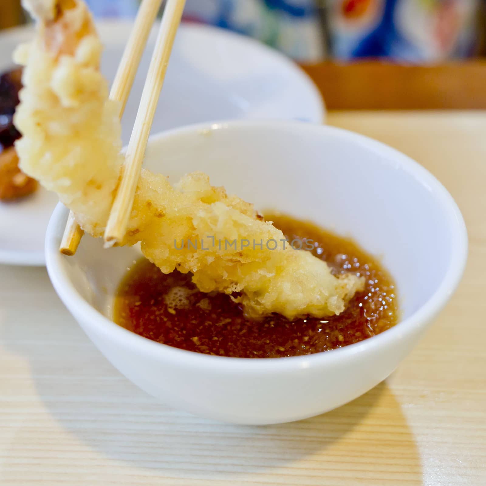 Prawn tempura with fish sauce