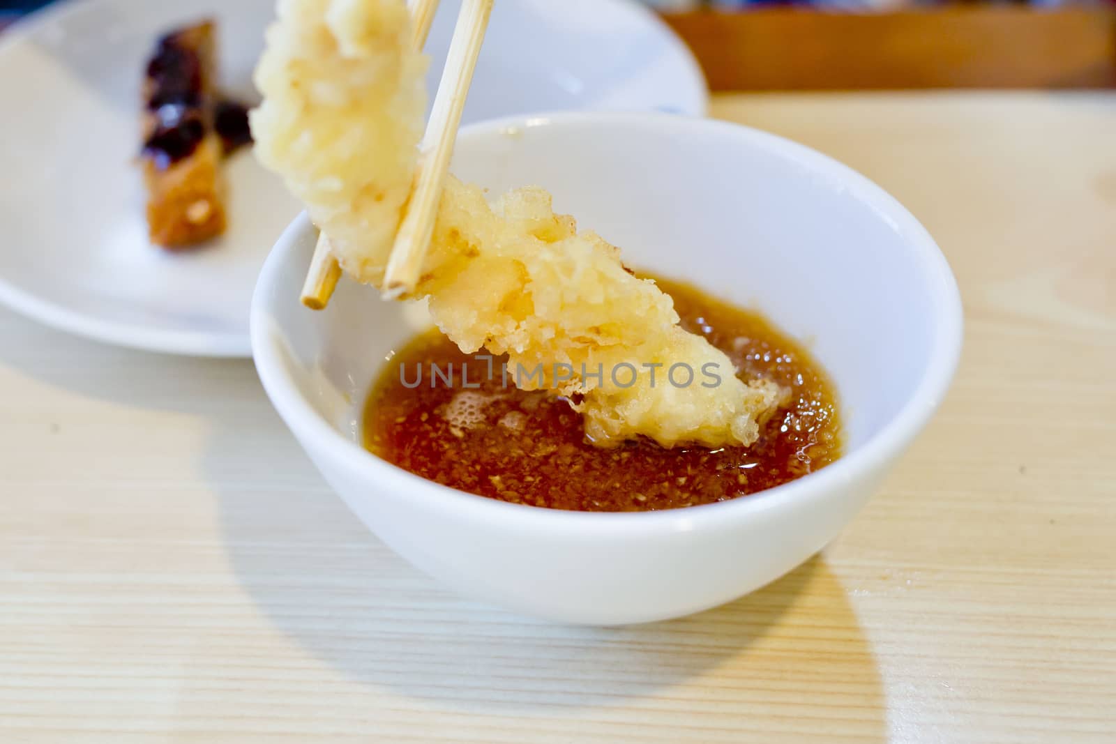 Prawn tempura with fish sauce