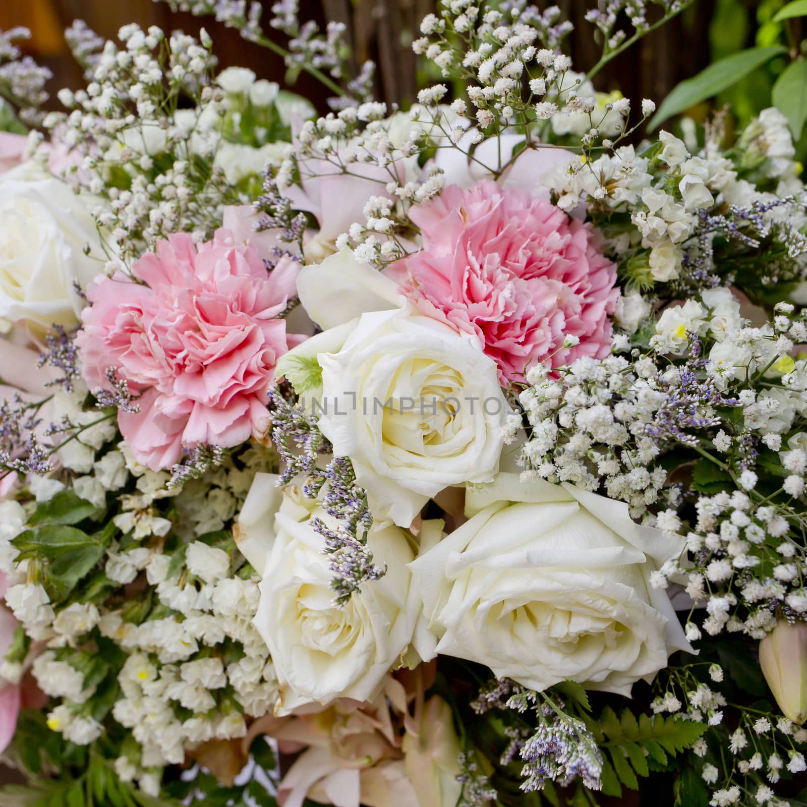 flowers bouquet arrange for decoration in wedding ceremony