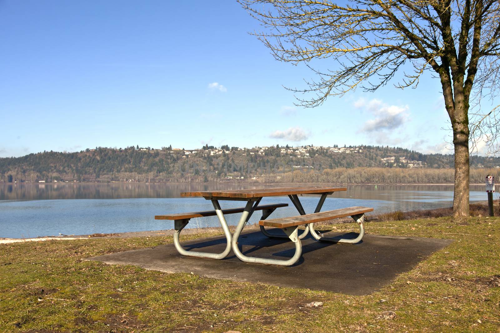 Picnic bench with a view Oregn parks. by Rigucci