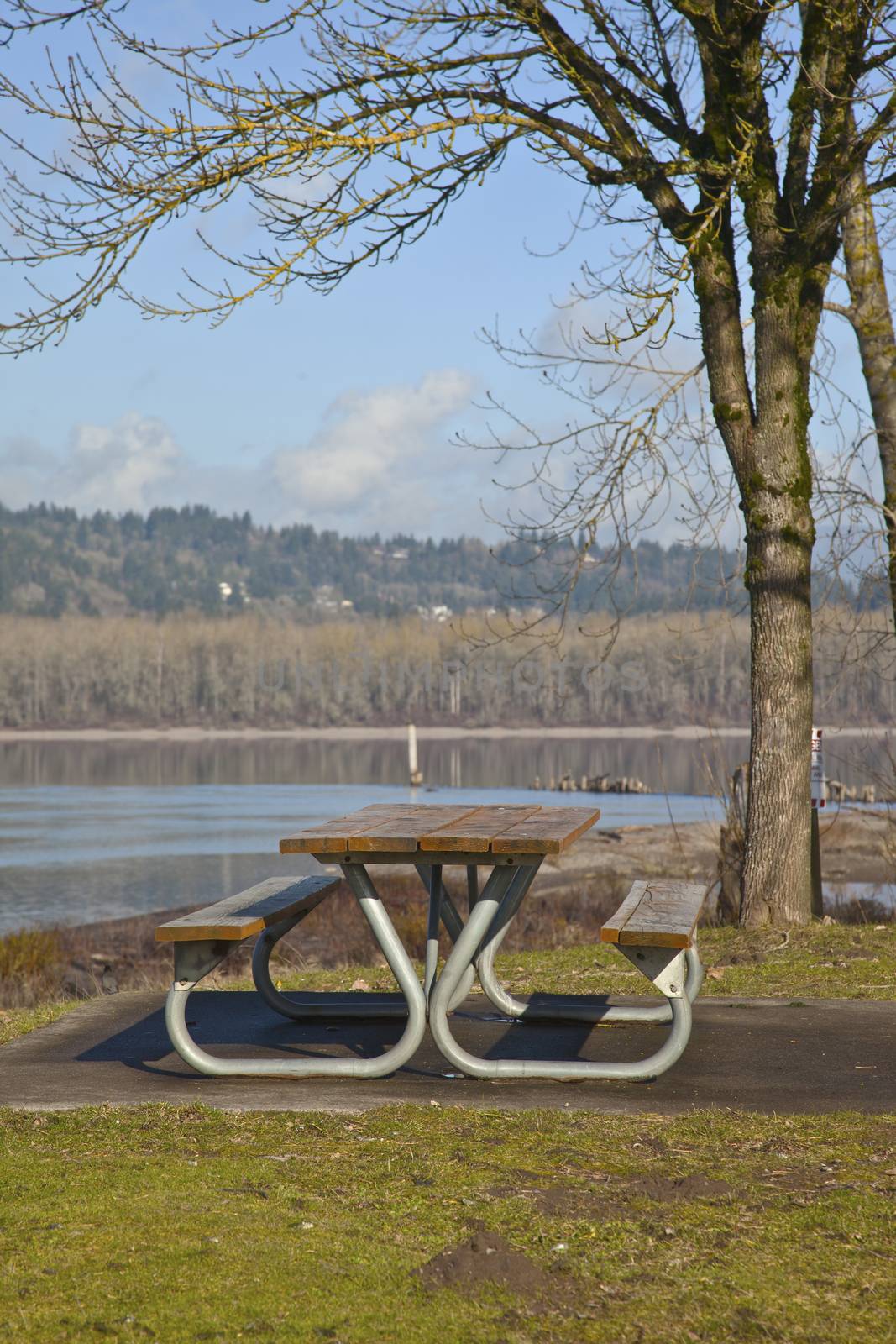 Picnic bench with a view Columbia river Oregon parks.