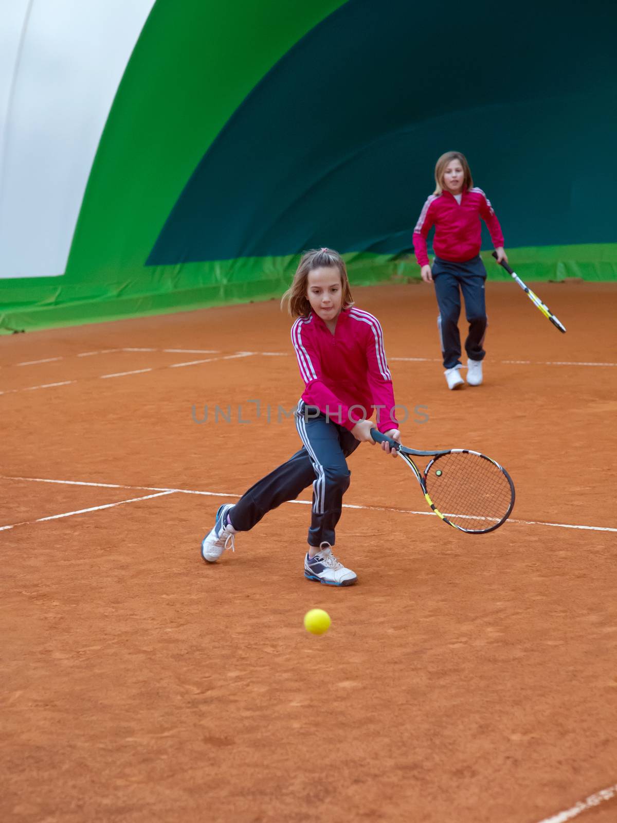 children to tennis school