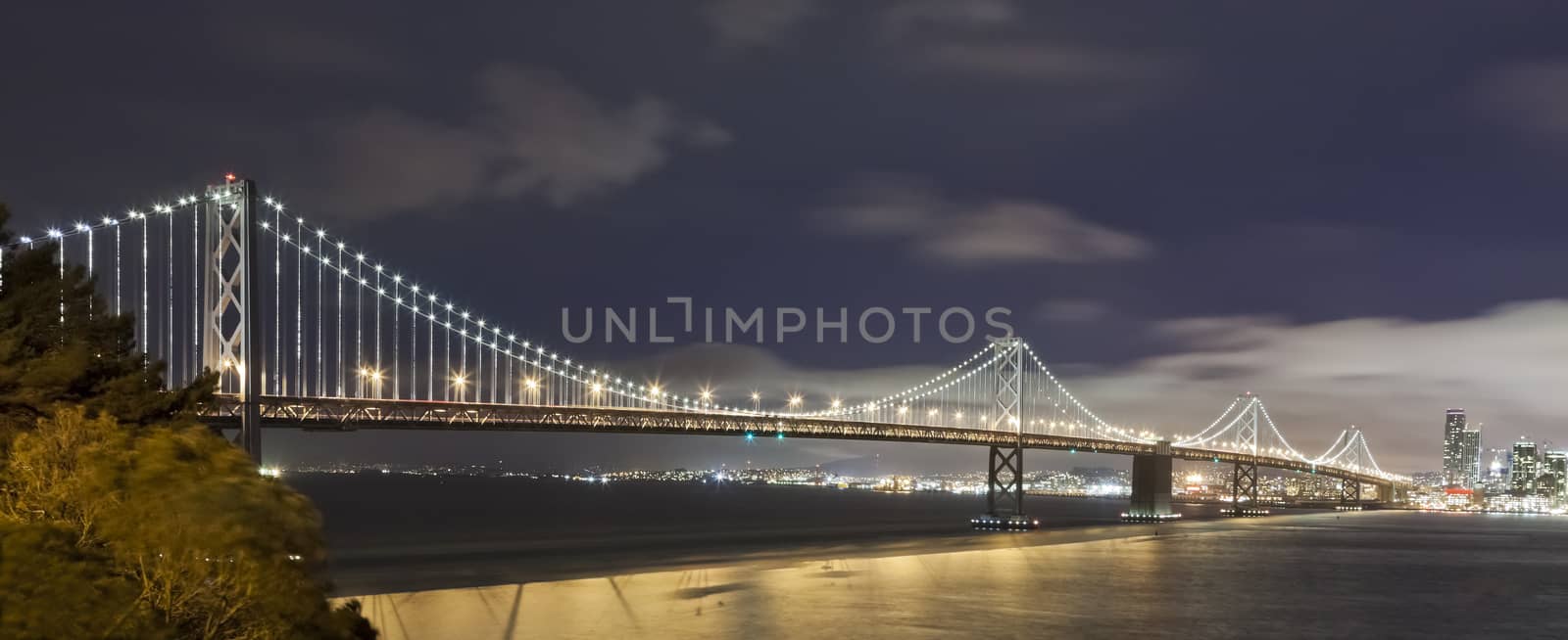 San Francisco Bay bridge in the nigt