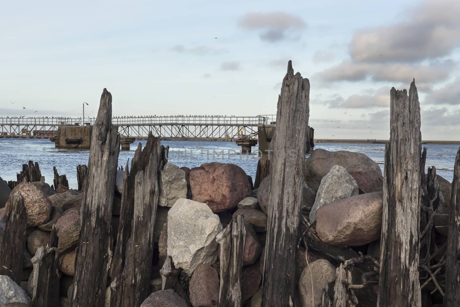Breakwaters on the Baltic Sea in stone and wood