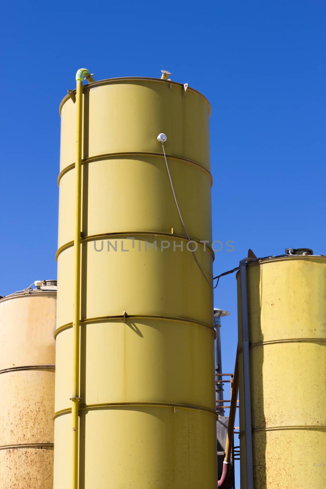 Silo for make sand for building