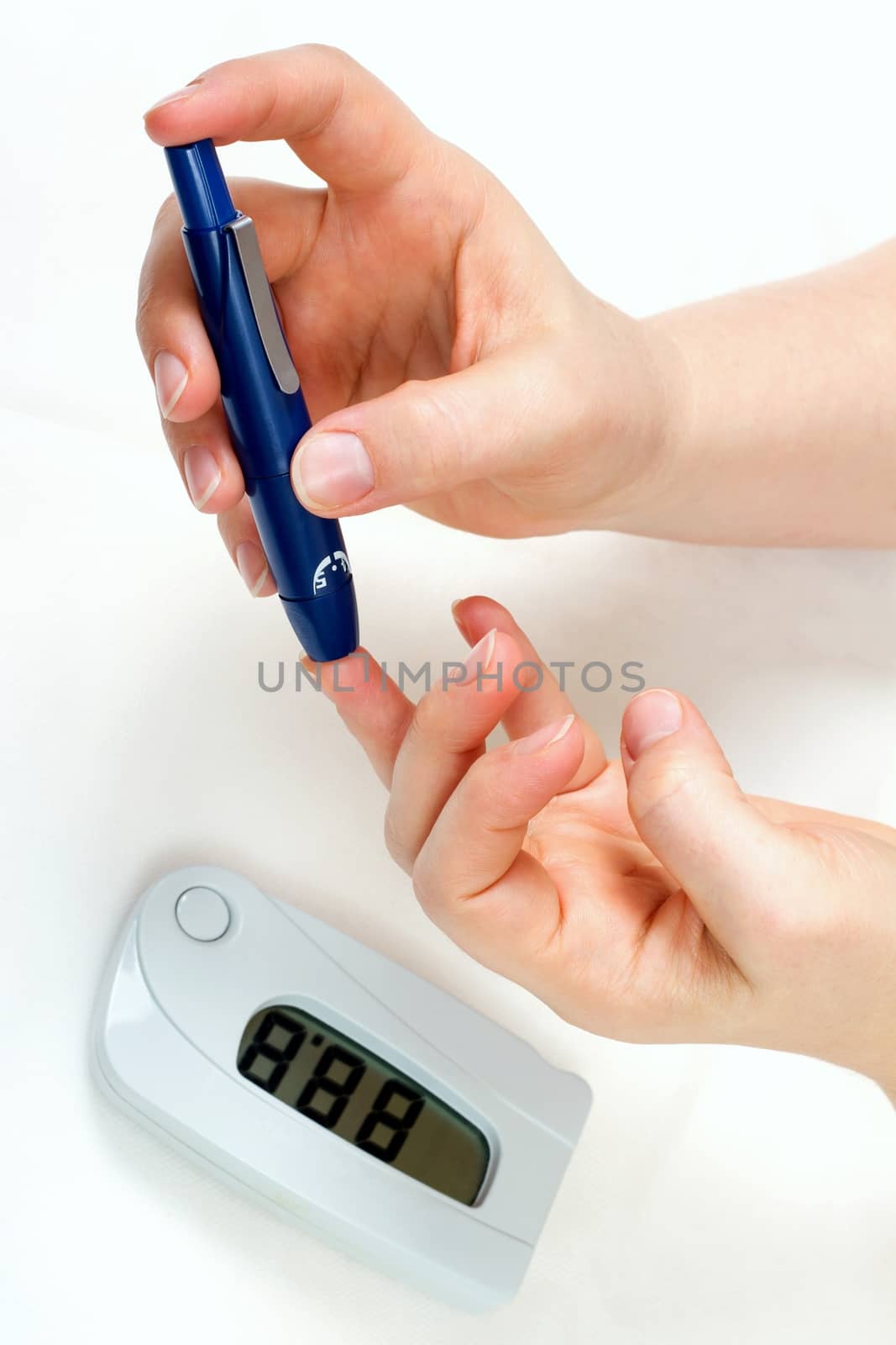 Lancet for piercing a finger at a diabetes