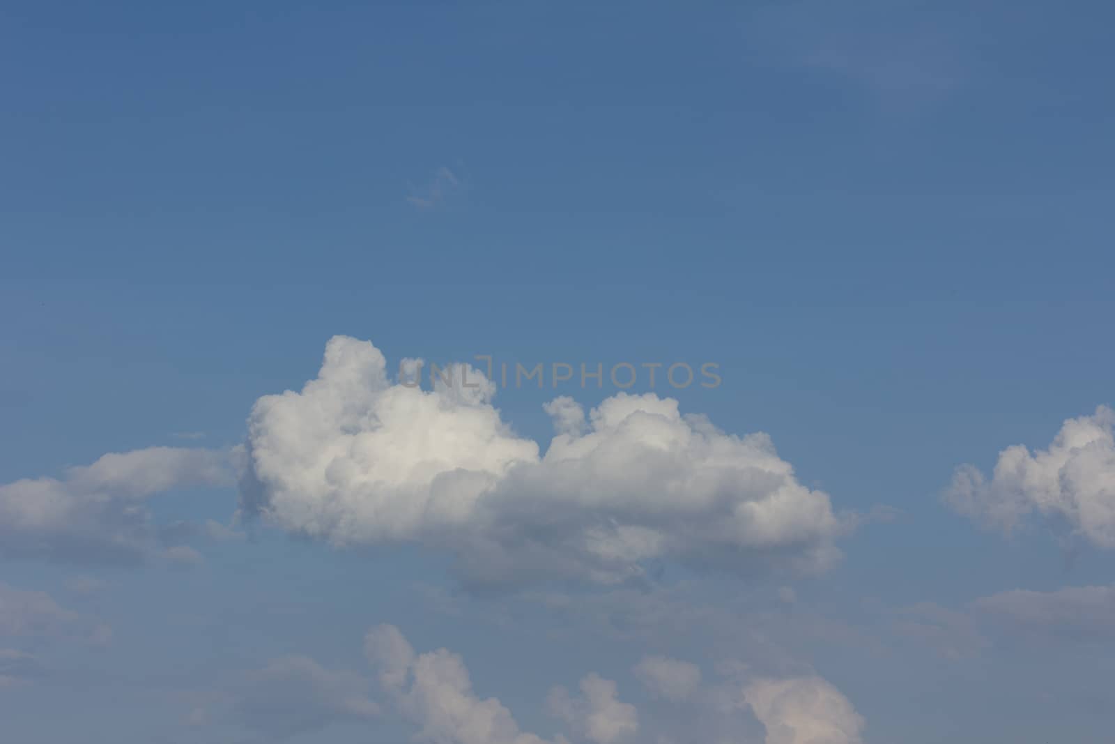 clouds in the blue sky