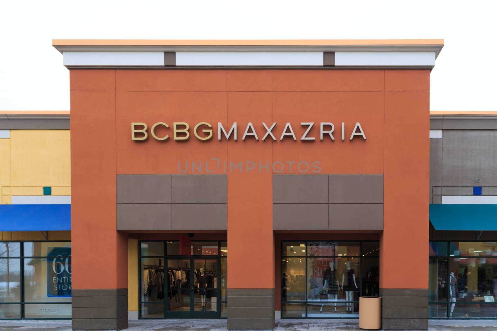 BCBG Max Azria Retail Store by wolterk