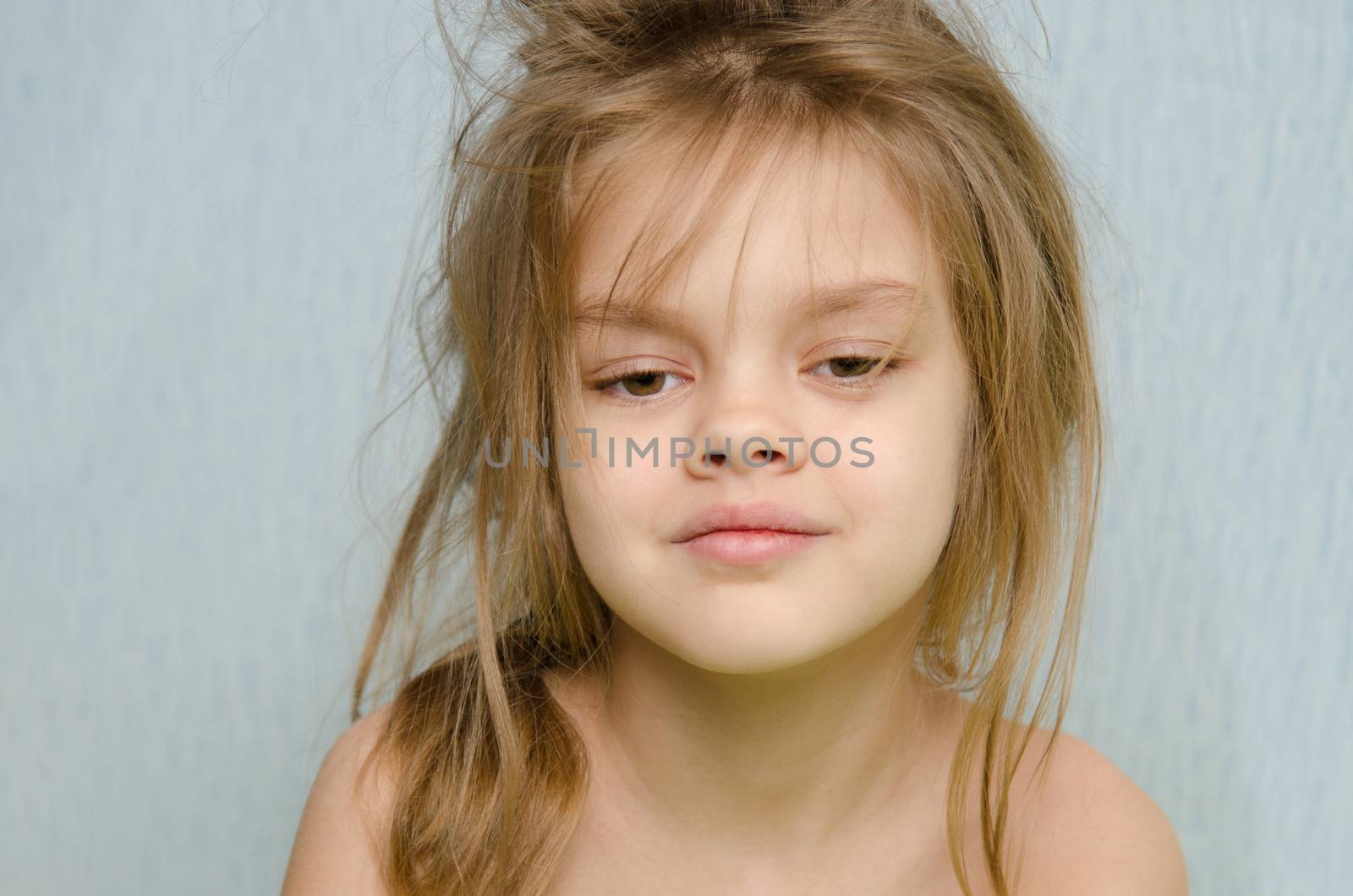 Six year old girl woke up early in the morning