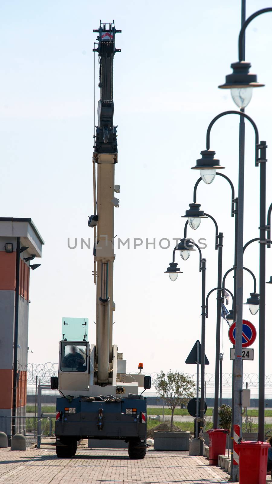 mechanized cranes operating in the port pleasure