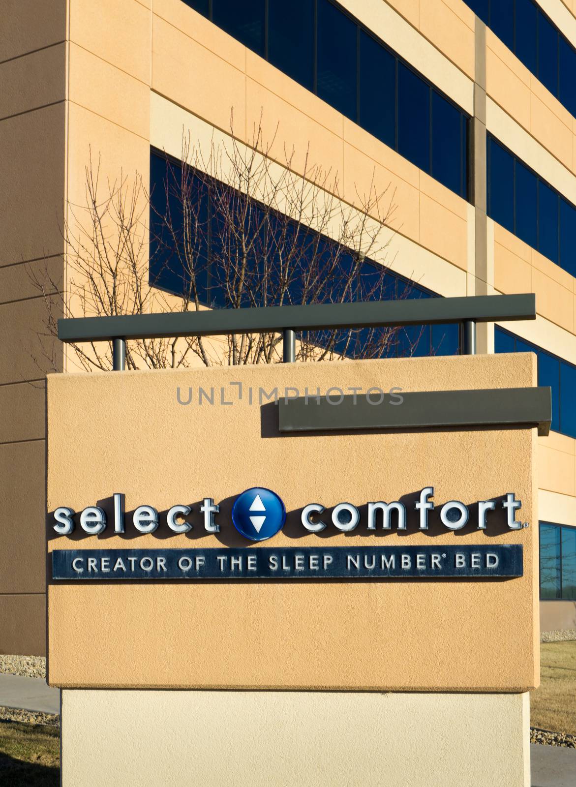 MAPLE GROVE, MN/USA - JANUARY 18, 2015:  Select Comfort corporate headquarters and sign. Select Comfort is a U.S.-based manufacturer of the Sleep Number bed and accessories.