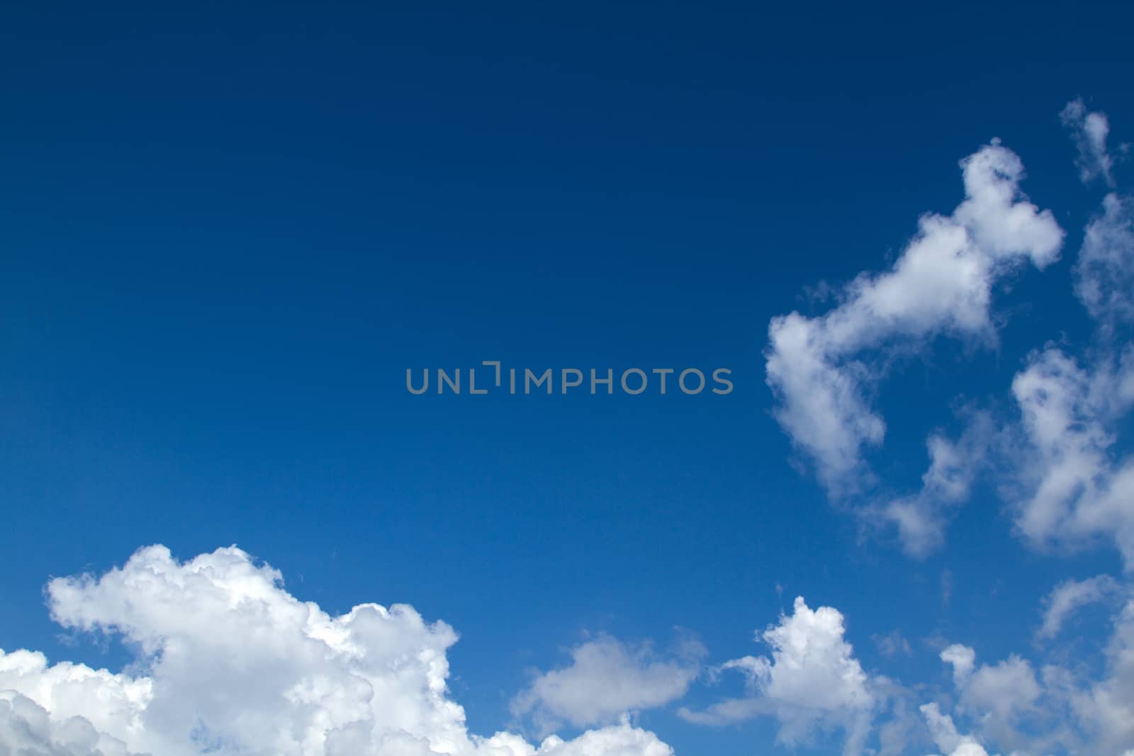 View white cloud with blue sky background