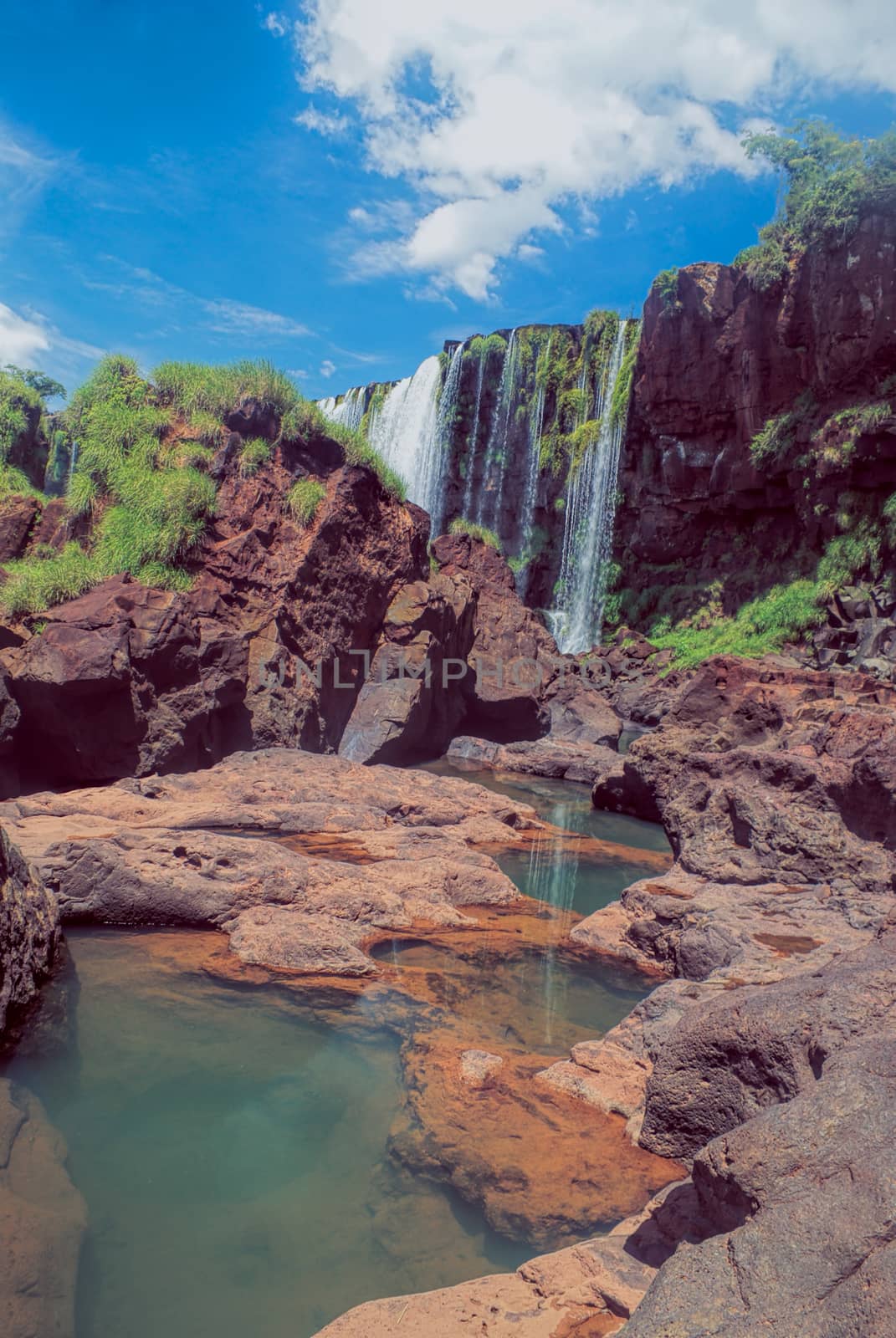 Iguazu falls by MichalKnitl