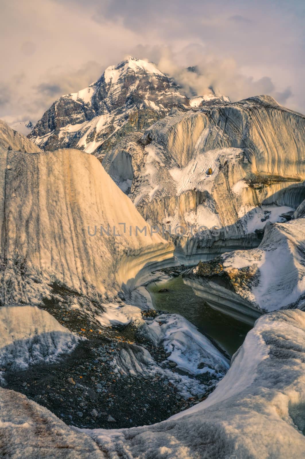 Engilchek glacier by MichalKnitl
