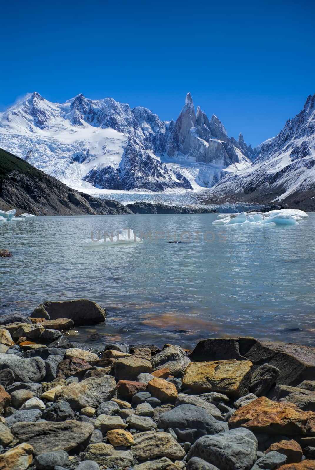 Los Glaciares National Park by MichalKnitl