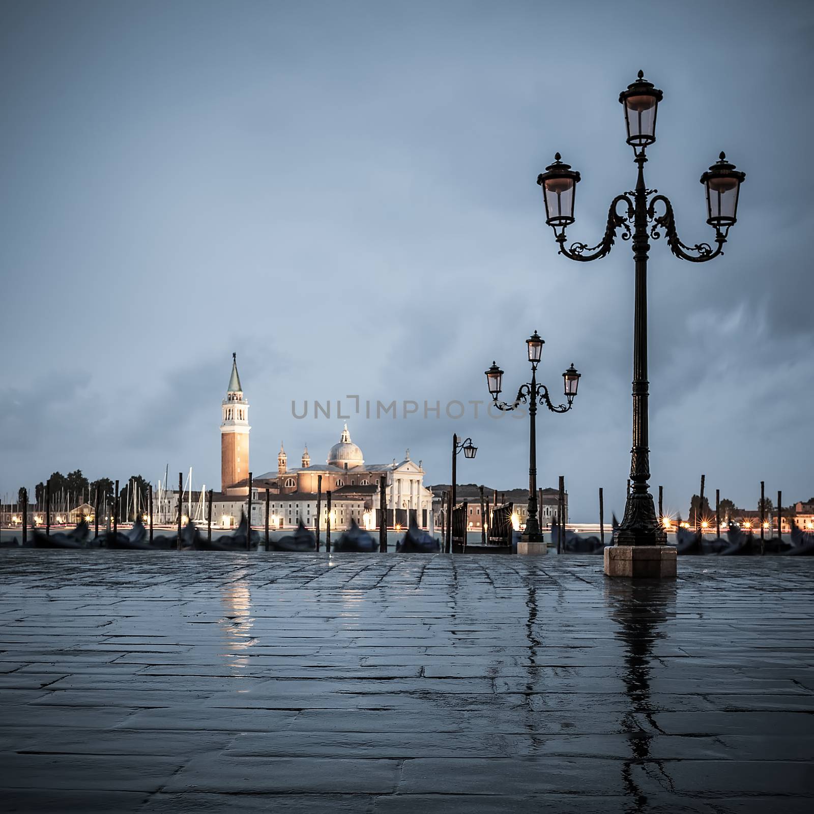 Grand Canal on a cloudy day, Venice. by vwalakte