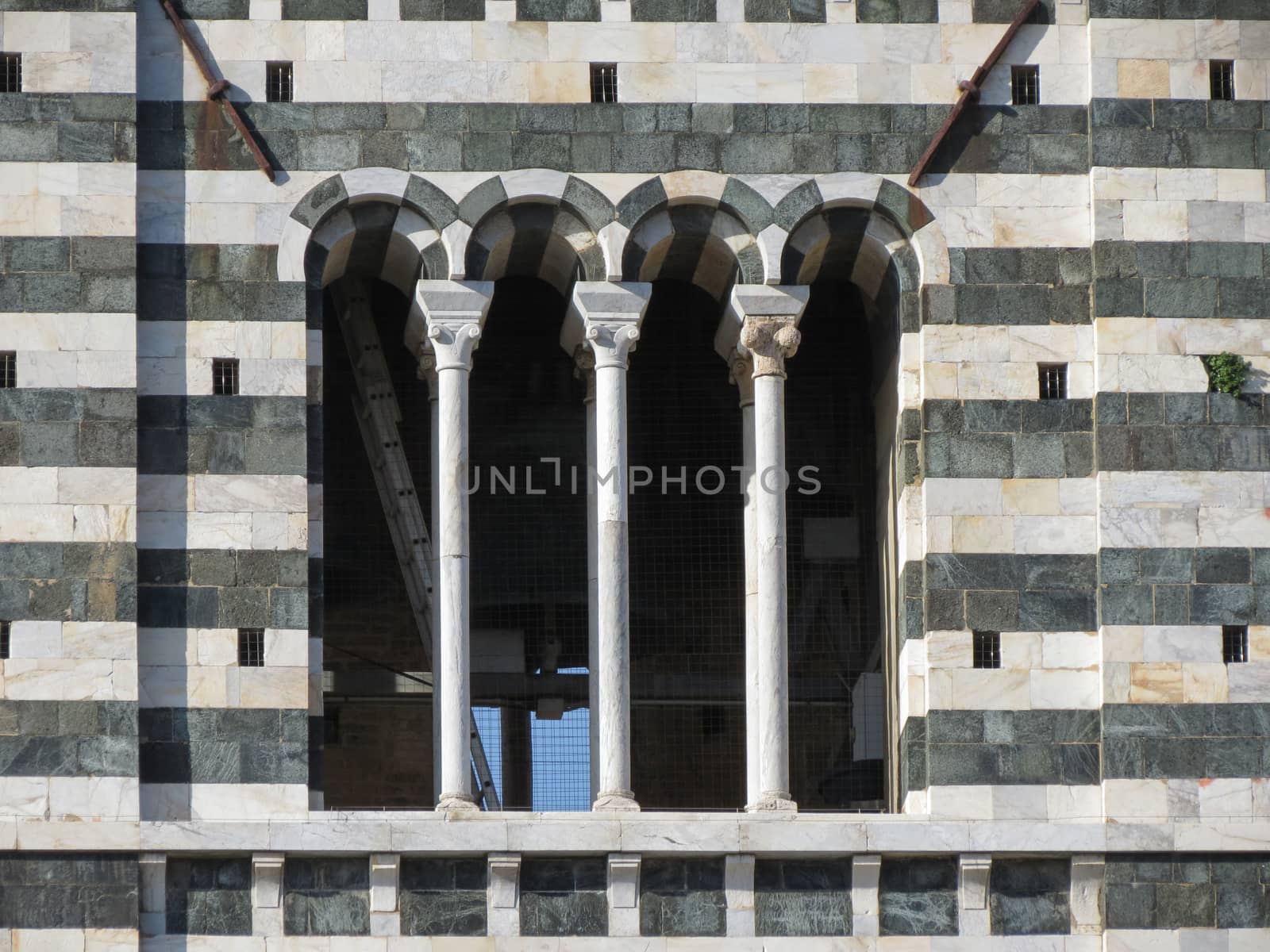Siena, Cathedral steeple window by paolo77
