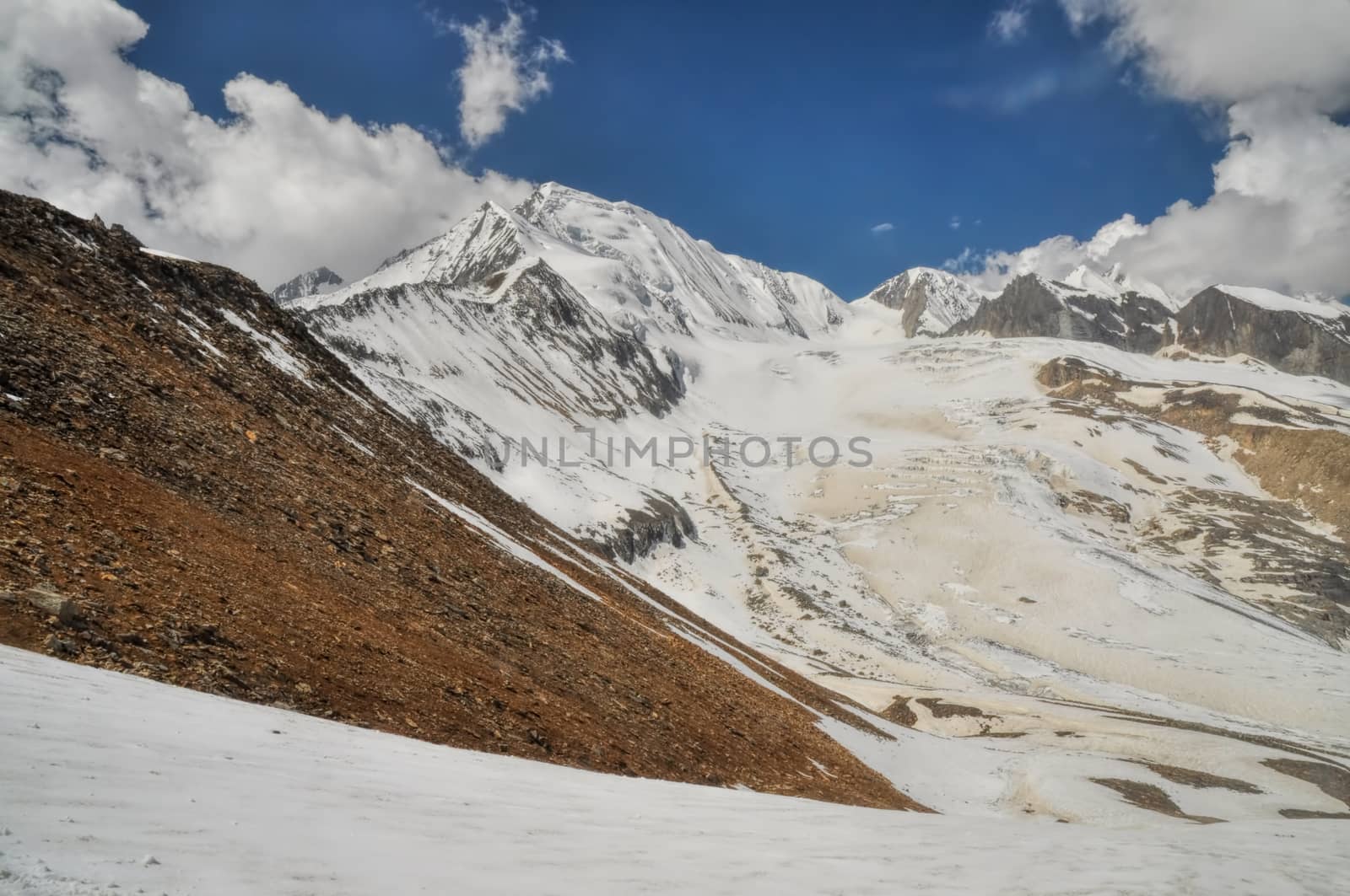 Peak in Himalayas by MichalKnitl