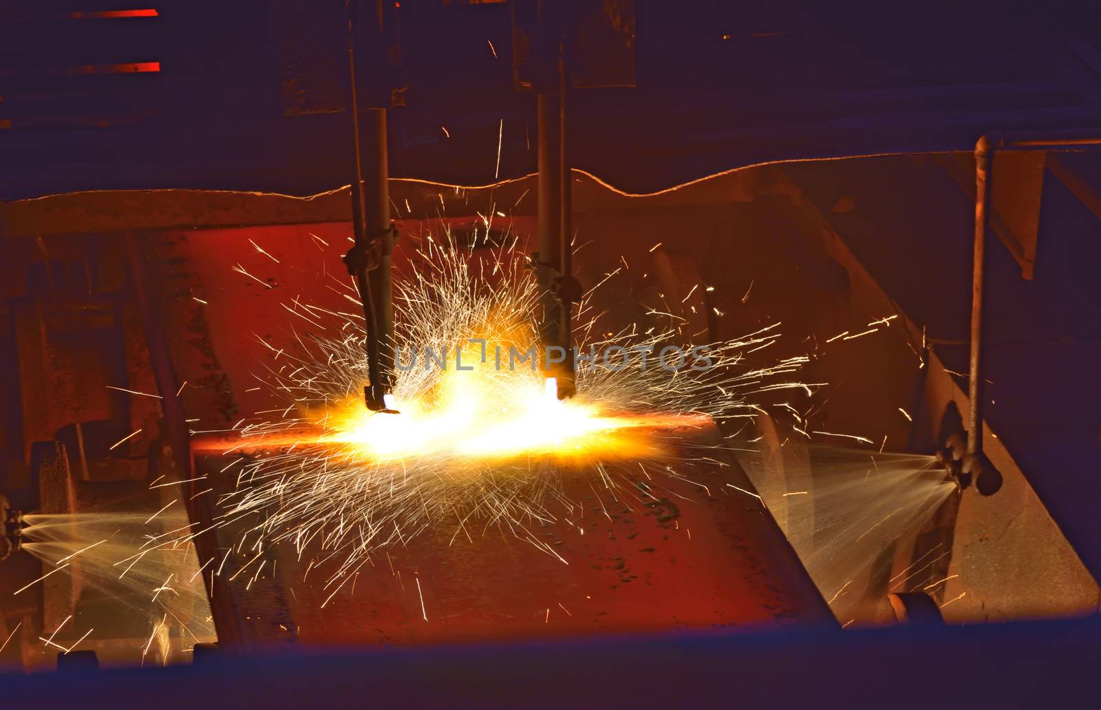 Gas cutting of the hot metal