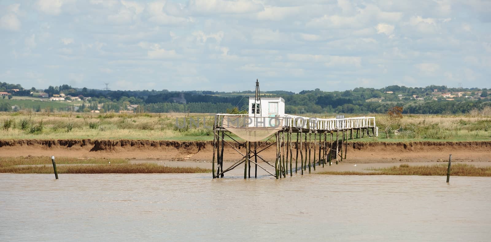 Gironde in Charentes, Shelter