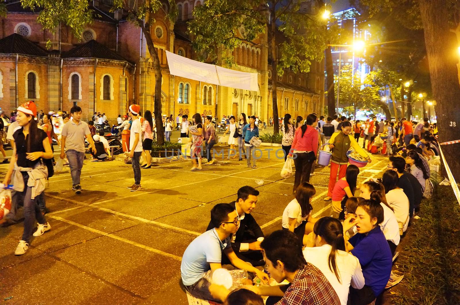 Crowded atmosphere, Ho Chi Minh youth lifestyle by xuanhuongho