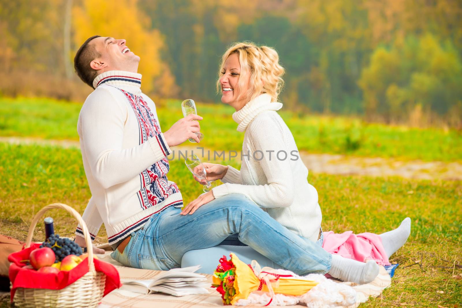 happy couple relaxing weekend on a picnic