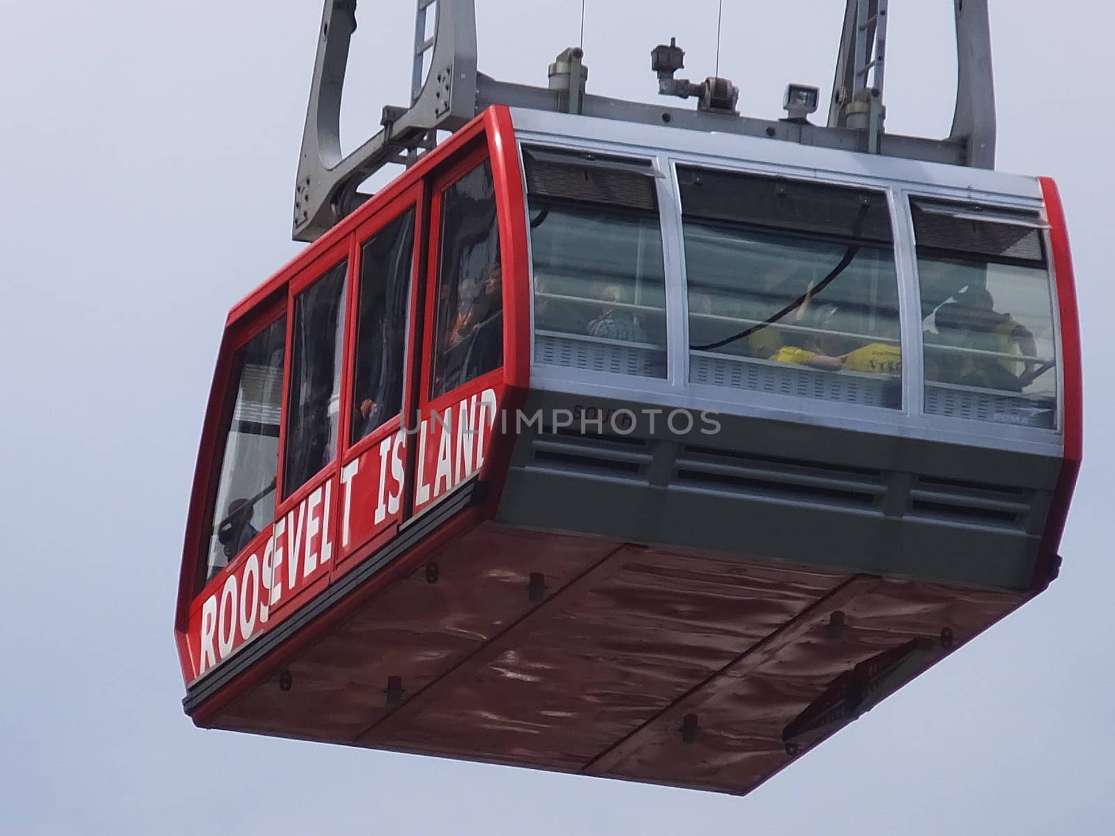 Roosevelt Island cable tram car in New York by sainaniritu