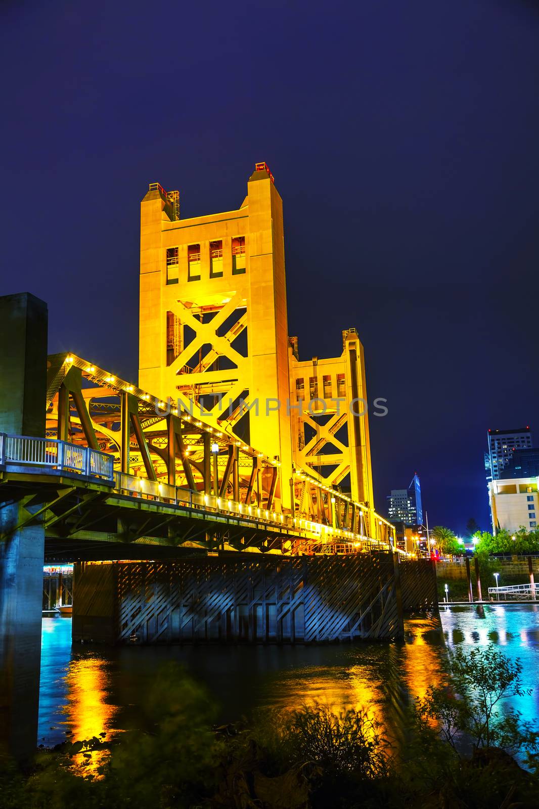 Golden Gates drawbridge in Sacramento at the night time