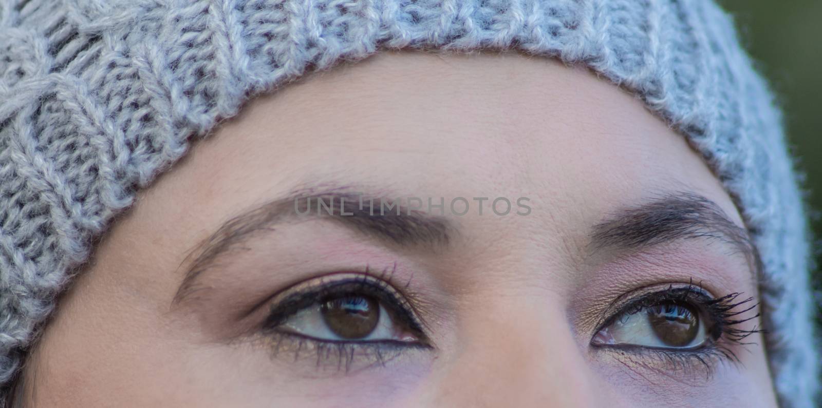 Woman with beautiful eyes,outdoor shot