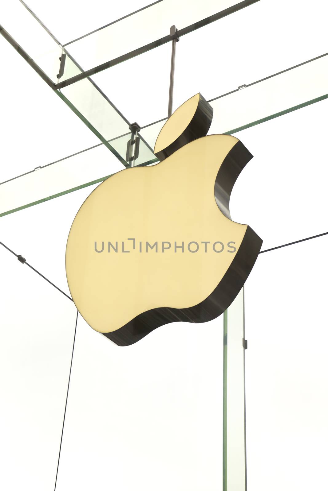 Apple Store by instinia