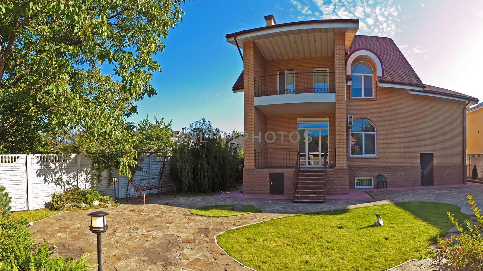 Large new house by sarymsakov