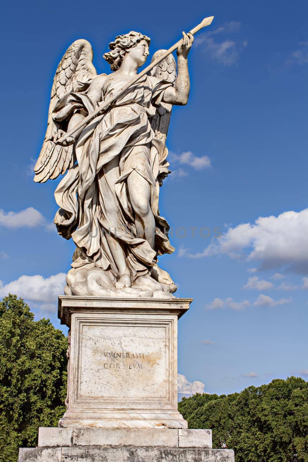 statue in lungotevere in rome