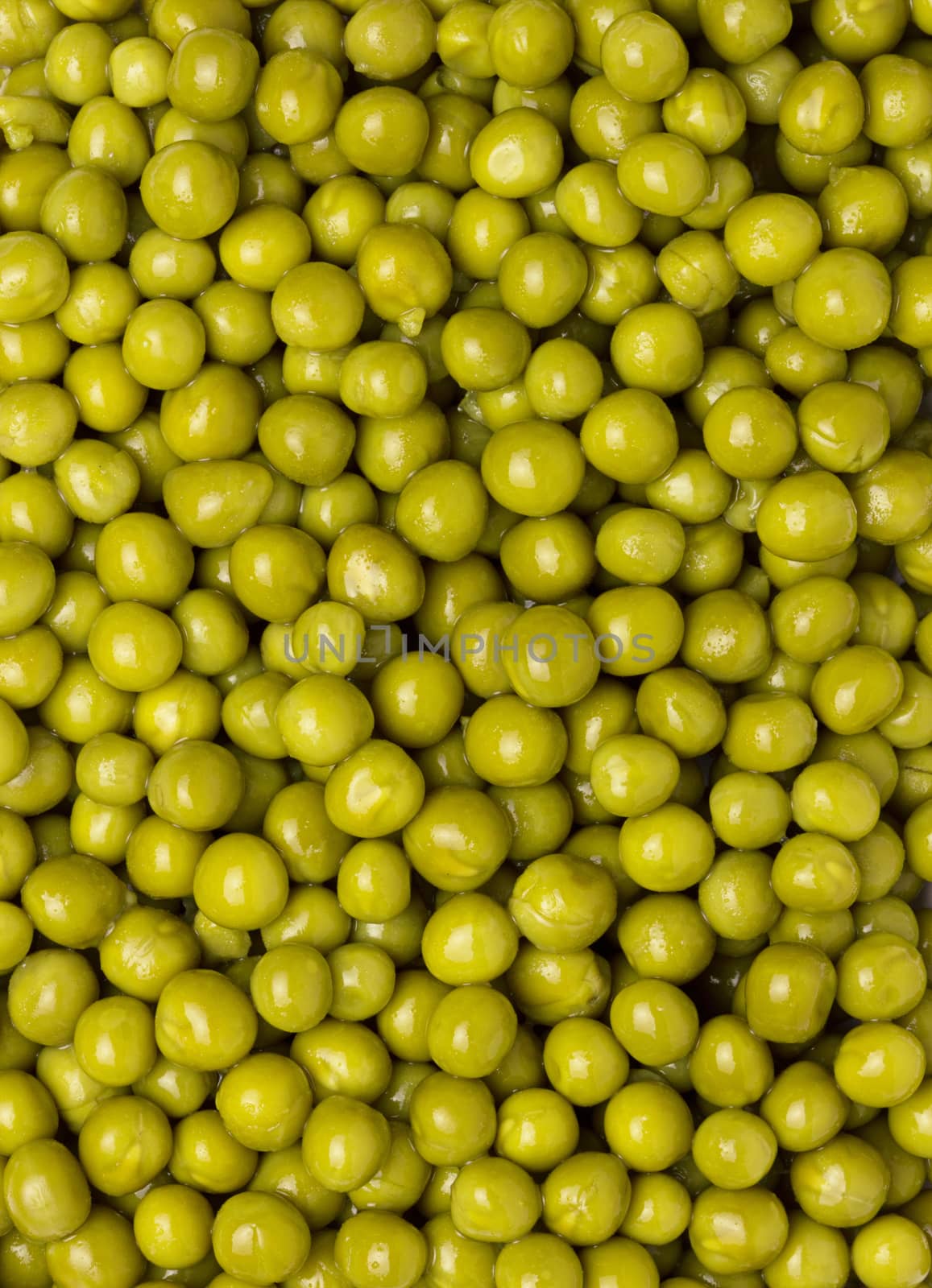 background of wet green peas