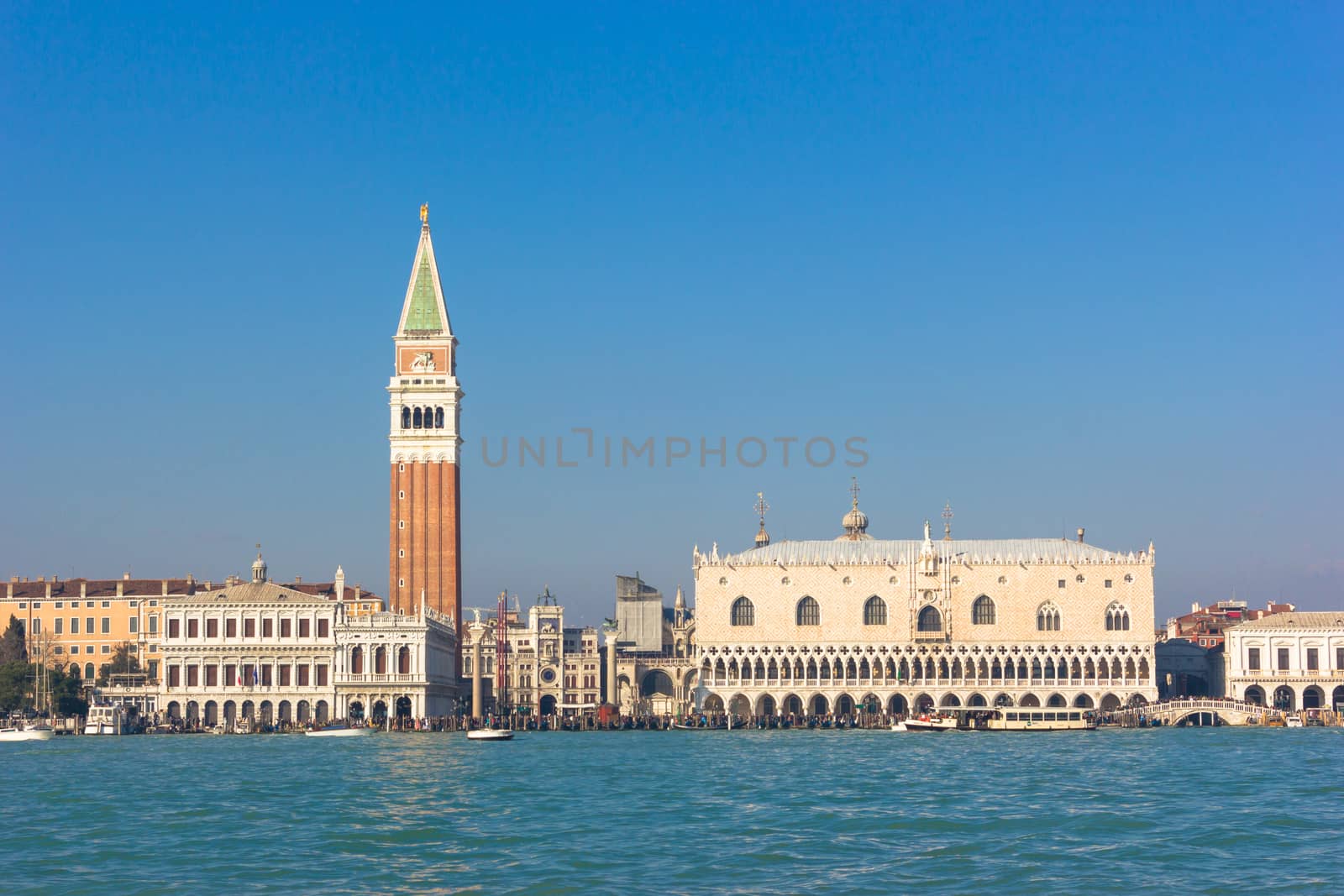 Venice, Italy by goghy73