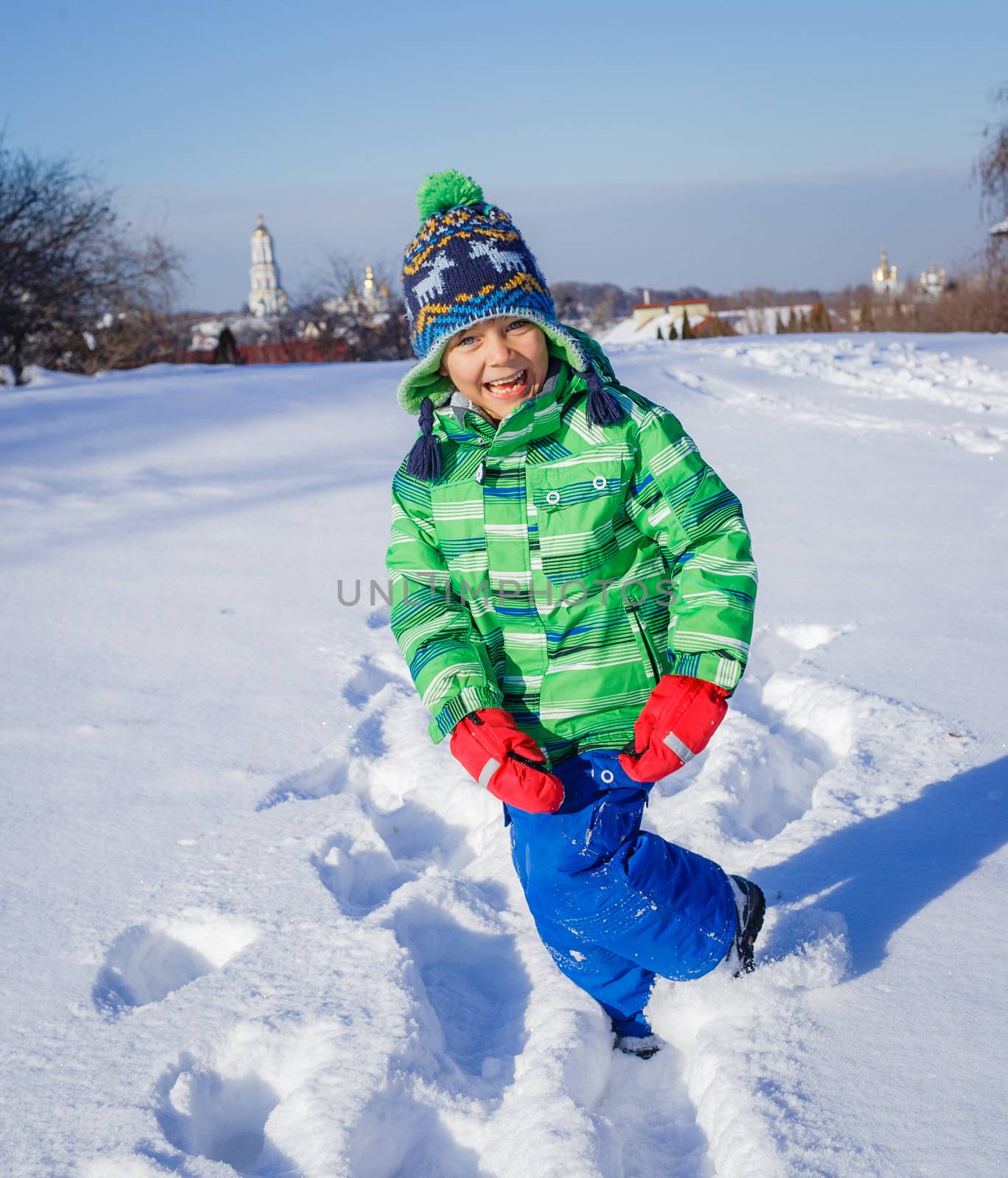 Winter, play, fun - Cute little boy having fun in winter park