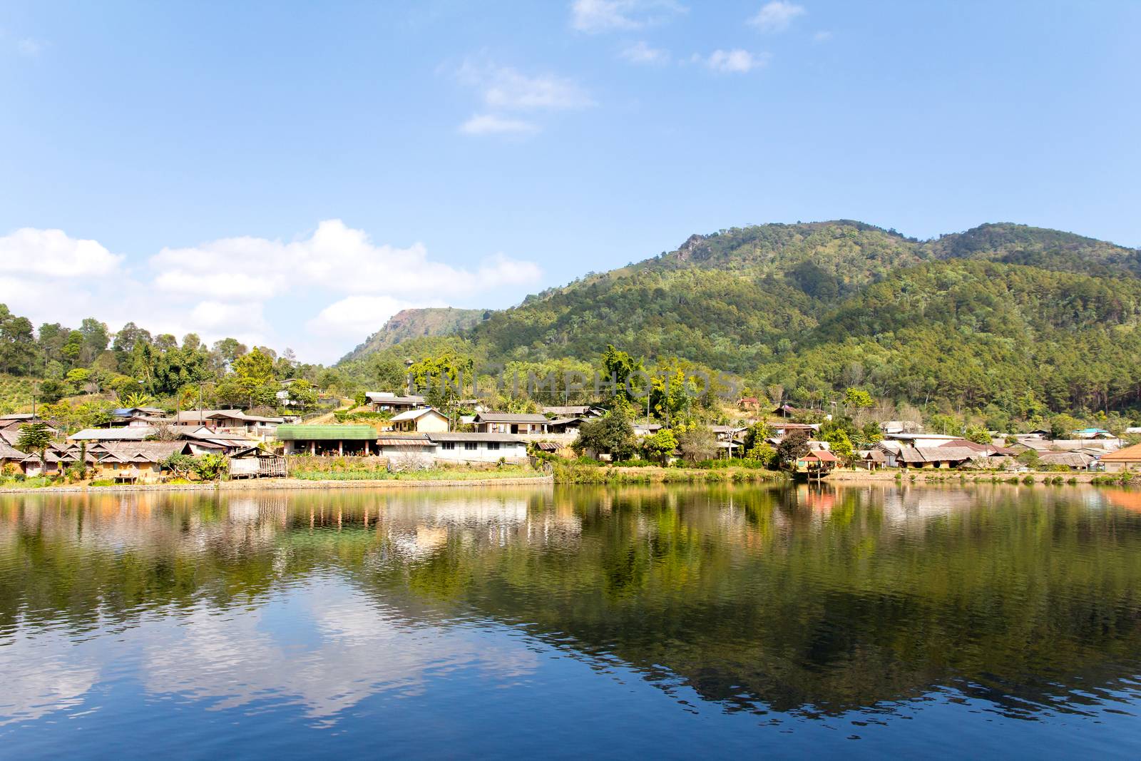 Ban Rak Thai (the Thai-loving village) Chinese refugees settling in Northern Thailand can be dated back to the 1949 Communist takeover in China,is a village near Mae Hong Son.